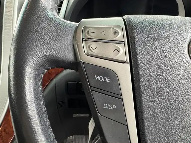 トヨタ ヴェルファイア 2．4Z プラチナセレクション 愛知県 2009(平21)年 15万km ホワイトパールクリスタルシャイン トヨタ純正ディーラーオプション7インチHDDナビ/ワンセグTV/Bluetooth対応/ステアリングリモコン/プッシュスタート/ビルトインETC/ドライブレコーダー/3列シート/キャプテンシート/ウォークスルー/両側パワースライドドア/社外16インチアルミホイール/16インチスタッドレスタイヤ/前後コーナーセンサー/サイドエアバック/カーテンエアバック/取扱説明書/保証書/スマートキー/スペアキー