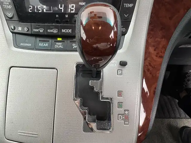 トヨタ ヴェルファイア 2．4Z プラチナセレクション 愛知県 2009(平21)年 15万km ホワイトパールクリスタルシャイン トヨタ純正ディーラーオプション7インチHDDナビ/ワンセグTV/Bluetooth対応/ステアリングリモコン/プッシュスタート/ビルトインETC/ドライブレコーダー/3列シート/キャプテンシート/ウォークスルー/両側パワースライドドア/社外16インチアルミホイール/16インチスタッドレスタイヤ/前後コーナーセンサー/サイドエアバック/カーテンエアバック/取扱説明書/保証書/スマートキー/スペアキー
