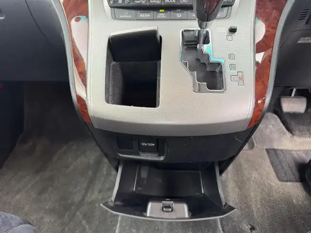 トヨタ ヴェルファイア 2．4Z プラチナセレクション 愛知県 2009(平21)年 15万km ホワイトパールクリスタルシャイン トヨタ純正ディーラーオプション7インチHDDナビ/ワンセグTV/Bluetooth対応/ステアリングリモコン/プッシュスタート/ビルトインETC/ドライブレコーダー/3列シート/キャプテンシート/ウォークスルー/両側パワースライドドア/社外16インチアルミホイール/16インチスタッドレスタイヤ/前後コーナーセンサー/サイドエアバック/カーテンエアバック/取扱説明書/保証書/スマートキー/スペアキー