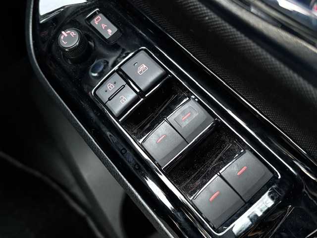 トヨタ ヴォクシー ハイブリッド ZS 煌Ⅱ 愛知県 2020(令2)年 3万km ブラック ワンオーナー/純正SDナビ/AMFM/CD/DVD/BT/USB/HDMI/フルセグ/バックカメラ/ビルトインETC/前後ドライブレコーダー/両側パワースライドドア/クルーズコントロール/プリクラッシュセーフティシステム/LDA/プッシュスタート/シートヒーター/LEDヘッドライト/オートハイビーム/ISOFIX/純正16インチAW/純正フロアマット/保証書/取扱説明書/スペアキー