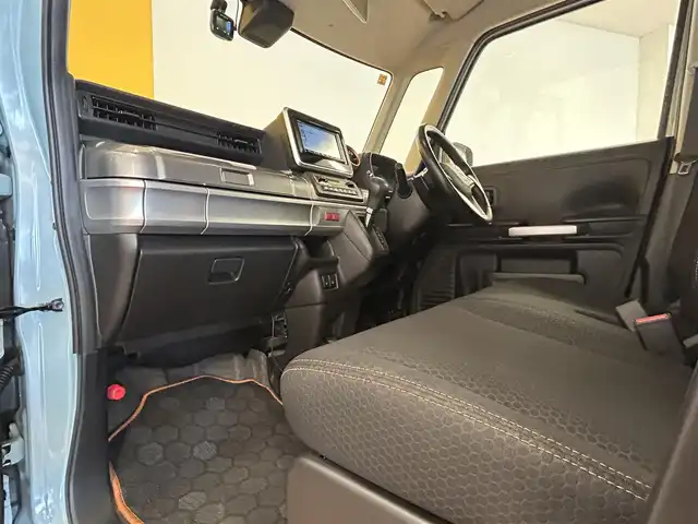 スズキ スペーシア ギア HYBRID XZターボ 群馬県 2020(令2)年 5.5万km オフブルーメタリック/ガンメタリック2トーンルーフ スズキセーフティサポート/・車線逸脱警報機能/・デュアルセンサーブレーキサポート/・横滑り防止/・パーキングソナー/・オートライト/・クルーズコントロール/純正14インチAW/インタークーラーターボ/アイドリングストップ/両側パワースライドドア/社外ナビ/　AM/FM/CD/ワンセグ/Bluetooth/シートヒーター/社外ドライブレコーダー/フルフラットシート/MT付きAT/ルーフレール/LEDヘッドライト/W・サイドエアバッグ/AAC/スマートキー/プッシュスタート