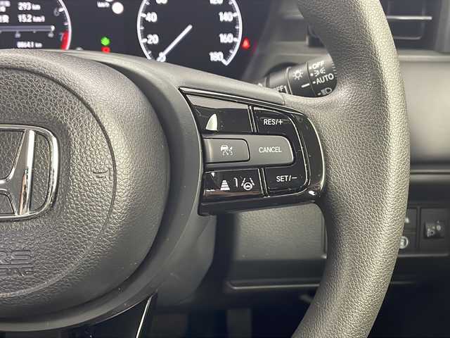 ホンダ ヴェゼル G 栃木県 2023(令5)年 2.9万km クリスタルブラックパール 純正9インチナビ/（BT/TV/Apple CarPlay/Android Auto/AM/FM)/ホンダセンシング/・衝突軽減ブレーキ/・誤発進抑制/・歩行者事故低減ステアリング/・車線逸脱抑制機能/・レーダークルーズコントロール/・パーキングサポートブレーキ/・標識認識/・先行車発進お知らせ/ワイヤレス充電/ETC2.0/前後ドライブレコーダー/電動格納ミラー/ステアリングスイッチ/純正ホイール/プッシュスタート/スマートキー