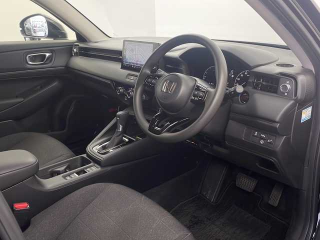 ホンダ ヴェゼル G 栃木県 2023(令5)年 2.9万km クリスタルブラックパール 純正9インチナビ/（BT/TV/Apple CarPlay/Android Auto/AM/FM)/ホンダセンシング/・衝突軽減ブレーキ/・誤発進抑制/・歩行者事故低減ステアリング/・車線逸脱抑制機能/・レーダークルーズコントロール/・パーキングサポートブレーキ/・標識認識/・先行車発進お知らせ/ワイヤレス充電/ETC2.0/前後ドライブレコーダー/電動格納ミラー/ステアリングスイッチ/純正ホイール/プッシュスタート/スマートキー