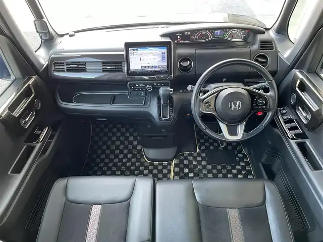 ホンダ Ｎ ＢＯＸ 東京都 2019(令1)年 3.6万km プレミアムグラマラスブロンズP ホンダセンシング/（オートハイビーム、歩行者事故低減ステアリング、ACC）/KENWOODナビ/（BT、TV）/ターボ車/両側パワスラ/コーナーセンサー/ステアリングスイッチ/オートLED/バックカメラ/ビルドインETC/ハーフレザー（バーガンディーアクセント）/LEDルームランプ/横滑り防止装置/レーンキープA/追突被害軽減ブレーキ/社外フロアマット/SRSエアバック/プッシュエンジンスタート/スマートキーシステム