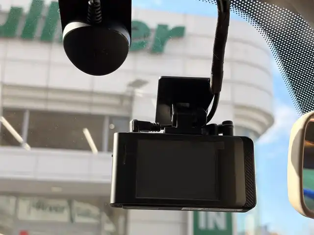 フィアット ５００ 1．2 カルト 東京都 2022(令4)年 2.5万km パソドプレレッド ワンオーナー/純正ディスプレイオーディオ/・Bluetooth/USB/ドライブレコーダー(前後)/MTモード/パドルシフト/ステアリングスイッチ/革巻きステアリング/ETC2.0/取扱説明書/保証書/記録簿