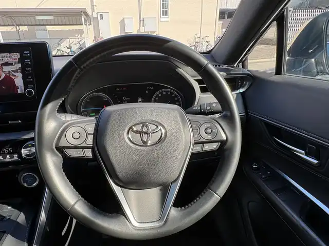 トヨタ ハリアー ハイブリッド G 愛知県 2021(令3)年 3.8万km スレートグレーメタリック ワンオーナー/純正ナビ/フルセグテレビ/BSM/クルコン/デジタルインナーミラー/コーナーセンサー/ビルトインETC/パワーバックドア/パワーシート/バックカメラ/純正アルミホイール/ハーフレザーシート/Bluetooth/オートライト/プッシュスタート/USB端子/取説、保証書、ナビ取説、スペアキー有り。