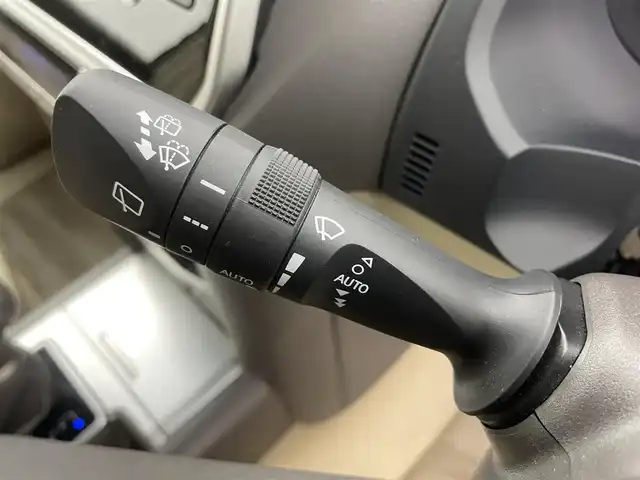 トヨタ ランドクルーザー プラド TX Lパッケージ 富山県 2023(令5)年 2.1万km ホワイトパールクリスタルシャイン サンルーフ/モデリスタエアロ/純正ナビ（AM/FM/DVD/BT/フルセグ）/バックカメラ/ドライブレコーダー/ETC/レザーシート/D/N席パワーシート/D/N席シートヒーター/D/N席シートベンチレーション/衝突被害軽減システム/レーダークルーズコントロール/レーンキープアシスト/コーナーセンサー/横滑り防止装置/純正アルミホイール/純正フロアマット/革巻きステアリング/ステアリングスイッチ/スマートキー