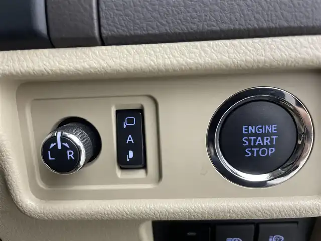 トヨタ ランドクルーザー プラド TX Lパッケージ 富山県 2023(令5)年 2.1万km ホワイトパールクリスタルシャイン サンルーフ/モデリスタエアロ/純正ナビ（AM/FM/DVD/BT/フルセグ）/バックカメラ/ドライブレコーダー/ETC/レザーシート/D/N席パワーシート/D/N席シートヒーター/D/N席シートベンチレーション/衝突被害軽減システム/レーダークルーズコントロール/レーンキープアシスト/コーナーセンサー/横滑り防止装置/純正アルミホイール/純正フロアマット/革巻きステアリング/ステアリングスイッチ/スマートキー