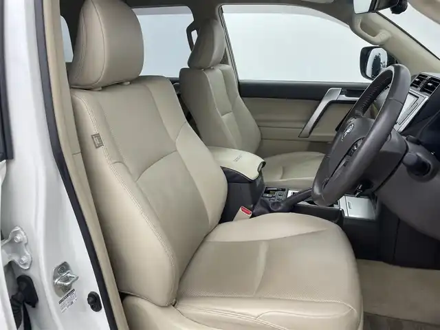 トヨタ ランドクルーザー プラド TX Lパッケージ 富山県 2023(令5)年 2.1万km ホワイトパールクリスタルシャイン サンルーフ/モデリスタエアロ/純正ナビ（AM/FM/DVD/BT/フルセグ）/バックカメラ/ドライブレコーダー/ETC/レザーシート/D/N席パワーシート/D/N席シートヒーター/D/N席シートベンチレーション/衝突被害軽減システム/レーダークルーズコントロール/レーンキープアシスト/コーナーセンサー/横滑り防止装置/純正アルミホイール/純正フロアマット/革巻きステアリング/ステアリングスイッチ/スマートキー