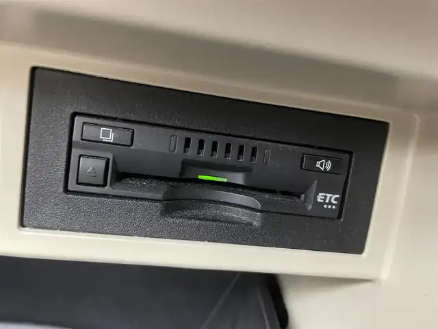 トヨタ ランドクルーザー プラド TX Lパッケージ 富山県 2023(令5)年 2.1万km ホワイトパールクリスタルシャイン サンルーフ/モデリスタエアロ/純正ナビ（AM/FM/DVD/BT/フルセグ）/バックカメラ/ドライブレコーダー/ETC/レザーシート/D/N席パワーシート/D/N席シートヒーター/D/N席シートベンチレーション/衝突被害軽減システム/レーダークルーズコントロール/レーンキープアシスト/コーナーセンサー/横滑り防止装置/純正アルミホイール/純正フロアマット/革巻きステアリング/ステアリングスイッチ/スマートキー