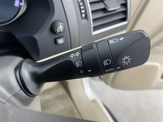 トヨタ ランドクルーザー プラド TX Lパッケージ 富山県 2023(令5)年 2.1万km ホワイトパールクリスタルシャイン サンルーフ/モデリスタエアロ/純正ナビ（AM/FM/DVD/BT/フルセグ）/バックカメラ/ドライブレコーダー/ETC/レザーシート/D/N席パワーシート/D/N席シートヒーター/D/N席シートベンチレーション/衝突被害軽減システム/レーダークルーズコントロール/レーンキープアシスト/コーナーセンサー/横滑り防止装置/純正アルミホイール/純正フロアマット/革巻きステアリング/ステアリングスイッチ/スマートキー