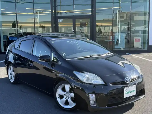 トヨタ プリウス S 栃木県 2011(平23)年 13.8万km ブラック ソーラーパネル付ムーンルーフ/イルミネーテッドエントリーシステム/ローダウン（車高調）/ツーリング純正17インチAW/ディスプレイオーディオ/DVD再生/Bluetoothオーディオ/社外デジタルインナーミラー/バックカメラ/スマートエントリー&スタートシステム/ビルトインETC/スマートキー×2