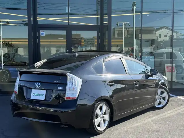 トヨタ プリウス S 栃木県 2011(平23)年 13.8万km ブラック ソーラーパネル付ムーンルーフ/イルミネーテッドエントリーシステム/ローダウン（車高調）/ツーリング純正17インチAW/ディスプレイオーディオ/DVD再生/Bluetoothオーディオ/社外デジタルインナーミラー/バックカメラ/スマートエントリー&スタートシステム/ビルトインETC/スマートキー×2