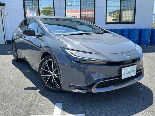 トヨタ プリウス Z 山口県 2024(令6)年 0.8万km グレー 純正ディスプレイオーディオ/フルセグTV/Bluetooth/ビルトインETC2.0/パノラミクビューモニター/トヨタセーフティセンス/クルーズコントロール/レーンキープアシスト/オートハイビーム/クリアランスソナー/ブラインドスポットモニター/シートヒーター/エアシート/ハンドルヒーター/デジタルインナーミラー/パワーバックドア/パワーシート/純正フロアマット/純正19インチAW