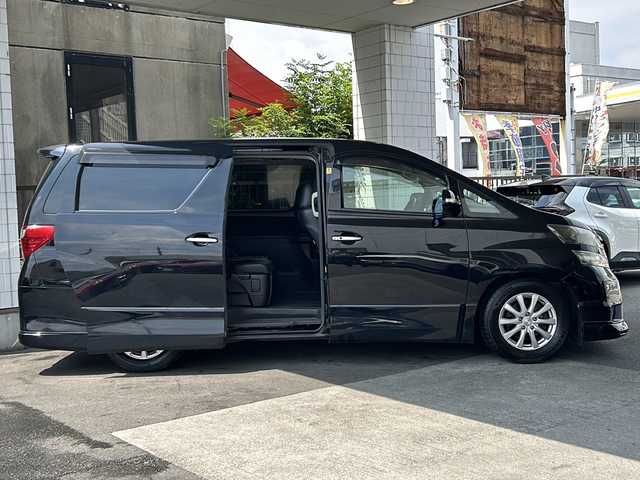 トヨタ ヴェルファイア 2．4Z プラチナセレクションⅡ 京都府 2010(平22)年 9.6万km ブラック アルパインＳＤナビ8インチ　/（VIE-X088)/フルセグＴＶ　/両側パワースライドドア　/アルパインフリップダウンモニター　/バックカメラ　/前後コーナーセンサー/電動リアゲート/スマートキー　/ウィンカーミラー　/ビルトインETC　/盗難防止装置/パワーステアリング/パワーウィンドウ/CD/DVD再生機能有/Bluetooth/オットマン/電動リアゲート/横滑り防止/Wサイドエアバッグ/社外車高調/フルエアロ/Rスポイラー/ローダウン/シートカバー