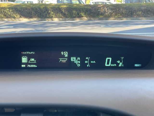 トヨタ プリウス S ツーリングセレクション 静岡県 2013(平25)年 7.7万km ホワイトパールクリスタルシャイン ワンオーナー/社外ナビ（MDV-S711HDW）/フルセグテレビ/ステアリングスイッチ/ビルトインETC/オートライト/純正17インチAW/スマートキー/スペアキー/保証書/取説