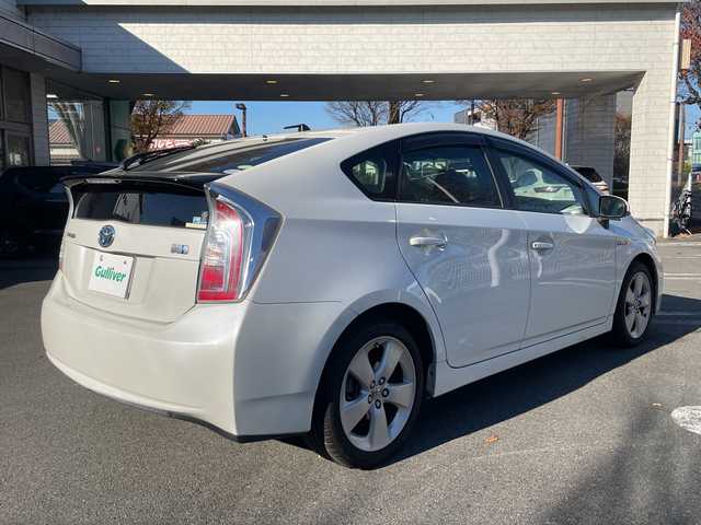 トヨタ プリウス S ツーリングセレクション 静岡県 2013(平25)年 7.7万km ホワイトパールクリスタルシャイン ワンオーナー/社外ナビ（MDV-S711HDW）/フルセグテレビ/ステアリングスイッチ/ビルトインETC/オートライト/純正17インチAW/スマートキー/スペアキー/保証書/取説