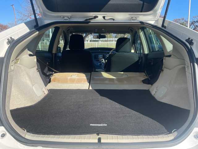 トヨタ プリウス S ツーリングセレクション 静岡県 2013(平25)年 7.7万km ホワイトパールクリスタルシャイン ワンオーナー/社外ナビ（MDV-S711HDW）/フルセグテレビ/ステアリングスイッチ/ビルトインETC/オートライト/純正17インチAW/スマートキー/スペアキー/保証書/取説