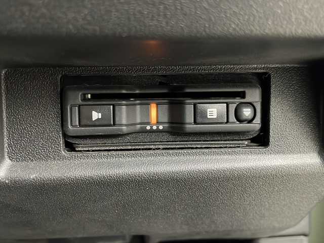 スズキ ジムニー XL 埼玉県 2020(令2)年 3.7万km ジャングルグリーン 社外ナビ（D707BTW）/（ｉＰｏｄ・ＵＳＢ・ＳＤ・ＴＶ・ＦＭ・ＡＭ・Ｂｌｕｅｔｏｏｔｈ）/前後ドライブレコーダー/前席シートヒーター/バックカメラ/横滑り防止装置/レーンキープアシスト/盗難防止装置/衝突軽減ブレーキ/オートハイビーム/ダウンヒルアシストコントロール/フロントフォグランプ/純正ドアバイザー/純正フロアマット/プッシュスタート/電動格納ミラー/スマートキーｘ２