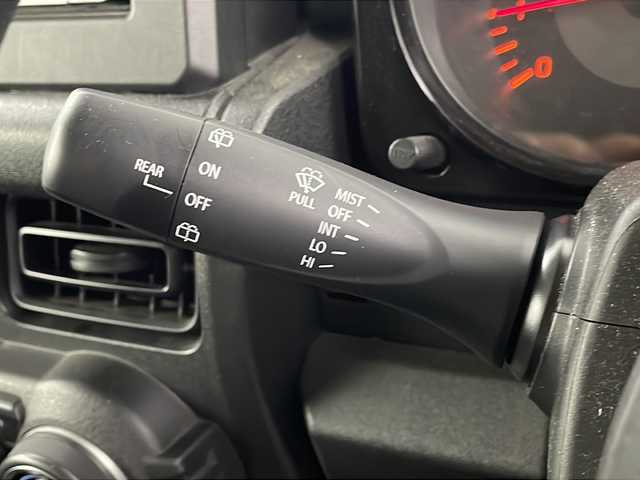 スズキ ジムニー XL 埼玉県 2020(令2)年 3.7万km ジャングルグリーン 社外ナビ（D707BTW）/（ｉＰｏｄ・ＵＳＢ・ＳＤ・ＴＶ・ＦＭ・ＡＭ・Ｂｌｕｅｔｏｏｔｈ）/前後ドライブレコーダー/前席シートヒーター/バックカメラ/横滑り防止装置/レーンキープアシスト/盗難防止装置/衝突軽減ブレーキ/オートハイビーム/ダウンヒルアシストコントロール/フロントフォグランプ/純正ドアバイザー/純正フロアマット/プッシュスタート/電動格納ミラー/スマートキーｘ２