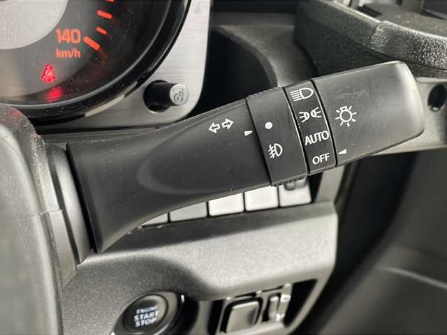 スズキ ジムニー XL 埼玉県 2020(令2)年 3.7万km ジャングルグリーン 社外ナビ（D707BTW）/（ｉＰｏｄ・ＵＳＢ・ＳＤ・ＴＶ・ＦＭ・ＡＭ・Ｂｌｕｅｔｏｏｔｈ）/前後ドライブレコーダー/前席シートヒーター/バックカメラ/横滑り防止装置/レーンキープアシスト/盗難防止装置/衝突軽減ブレーキ/オートハイビーム/ダウンヒルアシストコントロール/フロントフォグランプ/純正ドアバイザー/純正フロアマット/プッシュスタート/電動格納ミラー/スマートキーｘ２