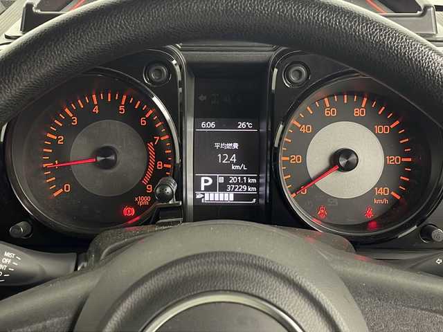 スズキ ジムニー XL 埼玉県 2020(令2)年 3.7万km ジャングルグリーン 社外ナビ（D707BTW）/（ｉＰｏｄ・ＵＳＢ・ＳＤ・ＴＶ・ＦＭ・ＡＭ・Ｂｌｕｅｔｏｏｔｈ）/前後ドライブレコーダー/前席シートヒーター/バックカメラ/横滑り防止装置/レーンキープアシスト/盗難防止装置/衝突軽減ブレーキ/オートハイビーム/ダウンヒルアシストコントロール/フロントフォグランプ/純正ドアバイザー/純正フロアマット/プッシュスタート/電動格納ミラー/スマートキーｘ２