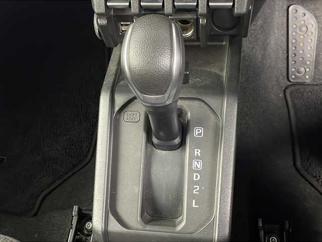 スズキ ジムニー XL 埼玉県 2020(令2)年 3.7万km ジャングルグリーン 社外ナビ（D707BTW）/（ｉＰｏｄ・ＵＳＢ・ＳＤ・ＴＶ・ＦＭ・ＡＭ・Ｂｌｕｅｔｏｏｔｈ）/前後ドライブレコーダー/前席シートヒーター/バックカメラ/横滑り防止装置/レーンキープアシスト/盗難防止装置/衝突軽減ブレーキ/オートハイビーム/ダウンヒルアシストコントロール/フロントフォグランプ/純正ドアバイザー/純正フロアマット/プッシュスタート/電動格納ミラー/スマートキーｘ２