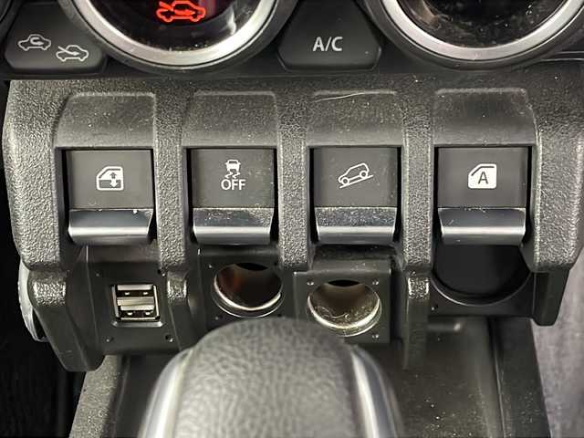 スズキ ジムニー XL 埼玉県 2020(令2)年 3.7万km ジャングルグリーン 社外ナビ（D707BTW）/（ｉＰｏｄ・ＵＳＢ・ＳＤ・ＴＶ・ＦＭ・ＡＭ・Ｂｌｕｅｔｏｏｔｈ）/前後ドライブレコーダー/前席シートヒーター/バックカメラ/横滑り防止装置/レーンキープアシスト/盗難防止装置/衝突軽減ブレーキ/オートハイビーム/ダウンヒルアシストコントロール/フロントフォグランプ/純正ドアバイザー/純正フロアマット/プッシュスタート/電動格納ミラー/スマートキーｘ２