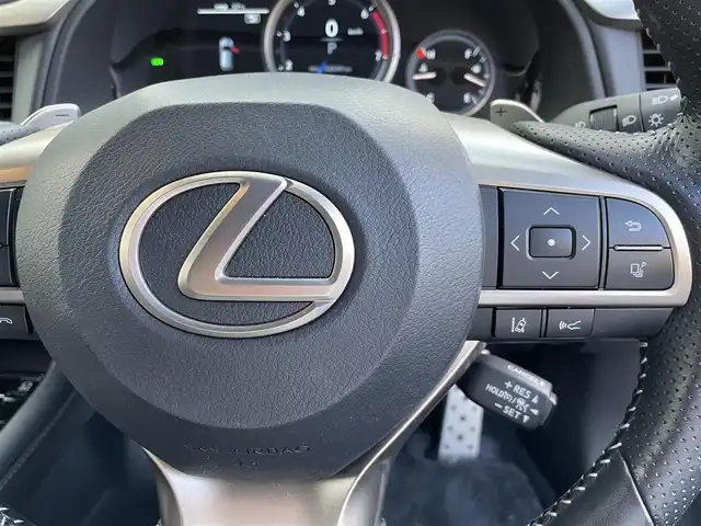 レクサス ＲＸ 300 Fスポーツ 福岡県 2020(令2)年 3.3万km グラファイトブラックガラスフレーク ワンオーナー/純正メーカーナビ/フルセグTV/Bluetooth対応/サンルーフ/クルーズコントロール/パドルシフト/360度カメラ/バックカメラ/ブラインドスポットモニター/シートヒーター（前席・後席）/エアーシート（前席）/ステアリングヒーター/パワーバックドア/パワーシート（運転席メモリ付）/レザーシート/ビルトインETC/純正フロアマット/純正アルミホイール/プッシュスタート/禁煙車/取扱説明書/スペアキー/スマートキー