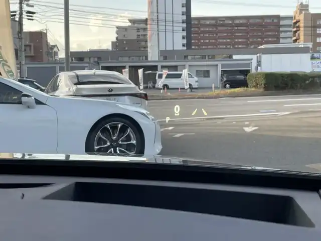 レクサス ＲＸ 300 Fスポーツ 福岡県 2020(令2)年 3.3万km グラファイトブラックガラスフレーク ワンオーナー/純正メーカーナビ/フルセグTV/Bluetooth対応/サンルーフ/クルーズコントロール/パドルシフト/360度カメラ/バックカメラ/ブラインドスポットモニター/シートヒーター（前席・後席）/エアーシート（前席）/ステアリングヒーター/パワーバックドア/パワーシート（運転席メモリ付）/レザーシート/ビルトインETC/純正フロアマット/純正アルミホイール/プッシュスタート/禁煙車/取扱説明書/スペアキー/スマートキー