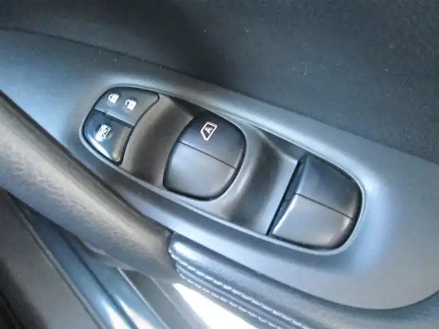 日産 エクストレイル ハイブリッド 20X エマージェンシーブレーキ 千葉県 2017(平29)年 6.4万km スチールブルー ワンオーナー/純正SDナビ、フルセグTV/バックカメラ/純正オーディオ【DVD/CD/BT/SD/USB】/LEDヘッドライト&ハロゲンフォグ/エマージェンシーブレーキ/車線逸脱警報/横滑り防止装置/革巻きステアリング/カプロンシート/前席シートヒーター/前後コーナーセンサー/パワーバックドア/ビルトインETC/スペアキー/取扱説明書/新車時保証書/日産整備記録簿(H30/31/R2/3/4/5/6/7)