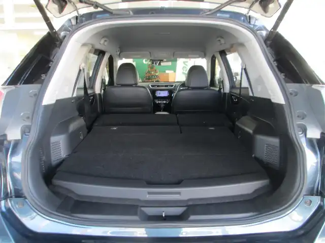 日産 エクストレイル ハイブリッド 20X エマージェンシーブレーキ 千葉県 2017(平29)年 6.4万km スチールブルー ワンオーナー/純正SDナビ、フルセグTV/バックカメラ/純正オーディオ【DVD/CD/BT/SD/USB】/LEDヘッドライト&ハロゲンフォグ/エマージェンシーブレーキ/車線逸脱警報/横滑り防止装置/革巻きステアリング/カプロンシート/前席シートヒーター/前後コーナーセンサー/パワーバックドア/ビルトインETC/スペアキー/取扱説明書/新車時保証書/日産整備記録簿(H30/31/R2/3/4/5/6/7)