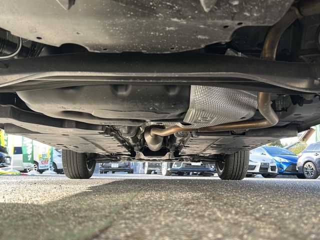 トヨタ ヤリスクロス ハイブリッド Z 愛知県 2024(令6)年 2.7万km ブラックマイカ ・禁煙車/・ワンオーナー/・純正ディスプレイオーディオ/・ナビ付/フルセグＴＶ//Bluetooth//USB/HDMI/・パノラミックビューモニター/・ビルトインＥＴＣ/・アドバンスドパーク/・トヨタセーフティセンス/・PCS/LTA/LDA/・オートハイビーム/・BSM/RSA/・レーダークルーズコントロール/・クリアランスソナー/・D/N席シートヒーター/・ステアリングヒーター/・プッシュスタート/・運転席パワーシート/・黒合皮ハーフレザーシート/・LEDオートライト/・電動格納ウィンカーミラー/・横滑り防止装置/・純正18インチアルミ/・新車保証書/取扱説明書