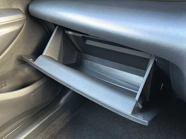 トヨタ ヤリスクロス ハイブリッド Z 愛知県 2024(令6)年 2.7万km ブラックマイカ ・禁煙車/・ワンオーナー/・純正ディスプレイオーディオ/・ナビ付/フルセグＴＶ//Bluetooth//USB/HDMI/・パノラミックビューモニター/・ビルトインＥＴＣ/・アドバンスドパーク/・トヨタセーフティセンス/・PCS/LTA/LDA/・オートハイビーム/・BSM/RSA/・レーダークルーズコントロール/・クリアランスソナー/・D/N席シートヒーター/・ステアリングヒーター/・プッシュスタート/・運転席パワーシート/・黒合皮ハーフレザーシート/・LEDオートライト/・電動格納ウィンカーミラー/・横滑り防止装置/・純正18インチアルミ/・新車保証書/取扱説明書