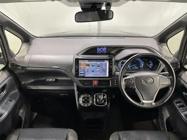 トヨタ ヴォクシー ハイブリッド ZS 煌Ⅱ 愛知県 2017(平29)年 8万km ブラック アルパインＢＩＧＸ１１インチ/アルパインフリップダウンモニター/ダブルゾーン/両側パワースライドドア/プリクラッシュセーフティ　/レーンディパーチャーアラート/先行車発進告知/オートハイビーム/アクセサリーソケット　/ビルトインＥＴＣ/バックカメラ/ISOFIX/プッシュスタート