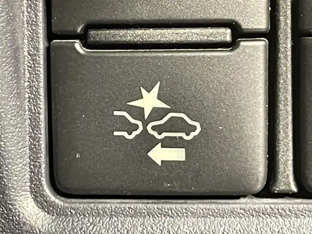 トヨタ ヴォクシー ハイブリッド ZS 煌Ⅱ 愛知県 2017(平29)年 8万km ブラック アルパインＢＩＧＸ１１インチ/アルパインフリップダウンモニター/ダブルゾーン/両側パワースライドドア/プリクラッシュセーフティ　/レーンディパーチャーアラート/先行車発進告知/オートハイビーム/アクセサリーソケット　/ビルトインＥＴＣ/バックカメラ/ISOFIX/プッシュスタート