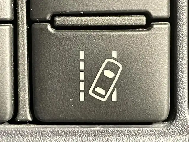 トヨタ ヴォクシー ハイブリッド ZS 煌Ⅱ 愛知県 2017(平29)年 8万km ブラック アルパインＢＩＧＸ１１インチ/アルパインフリップダウンモニター/ダブルゾーン/両側パワースライドドア/プリクラッシュセーフティ　/レーンディパーチャーアラート/先行車発進告知/オートハイビーム/アクセサリーソケット　/ビルトインＥＴＣ/バックカメラ/ISOFIX/プッシュスタート