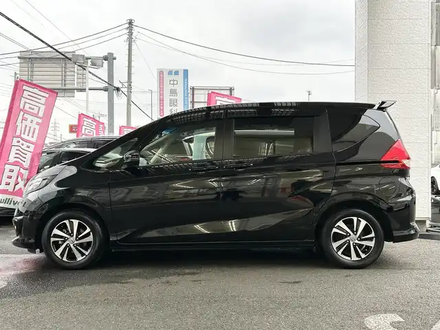 ホンダ フリード＋ G ホンダセンシング 埼玉県 2017(平29)年 3.7万km クリスタルブラックパール ワンオーナー　/社外メモリナビゲーション/（CD/DVD/BT））/両側パワースライドドア/バックカメラ　/フルセグテレビ/ホンダセンシング　/レーンキープアシスト/レーダークルーズコントロール　/ハーフレザーシート　/ＥＴＣ（ビルトイン）/ＬＥＤヘッドライト/フォグランプ/電動格納ミラー/純正15インチアルミホイール/スマートキー　/プッシュスタート/新車保証書/取扱説明書