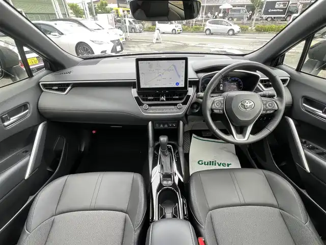 トヨタ カローラ クロス ハイブリッド Z 京都府 2023(令5)年 1.3万km アティチュードブラックマイカ  ワンオーナー/モデリスタスポイラー/パノラマルーフ/ セーフティセンス/トヨタチームメイト(アドバンストパーク)/・　パーキングサポートブレーキ/・　ブラインドスポットモニター/・　安心降車アシスト/・　パノラミックビューモニター/ディスプレイオーディオプラス/・　車載ナビ/・　フルセグTV/・　10.5インチディスプレイオーディオ/・　ドライブレコーダー録画機能/・　ETC2.0/・　FM多重VICS/  寒冷地仕様/・　LEDリアフォグランプ/・　ステアリングヒーター/・　デアイサー/・　PTCヒーター/・　リアヒーターダクト/ ルーフレール/ ハンズフリーパワーバックドア/ ハーフレザーシート/ 前席シートヒーター/ スマートキー/ プッシュスタート/ LEDシーケンシャルランプ　LEDフォグライト/ 保証書　取説　スマートキースペアあり