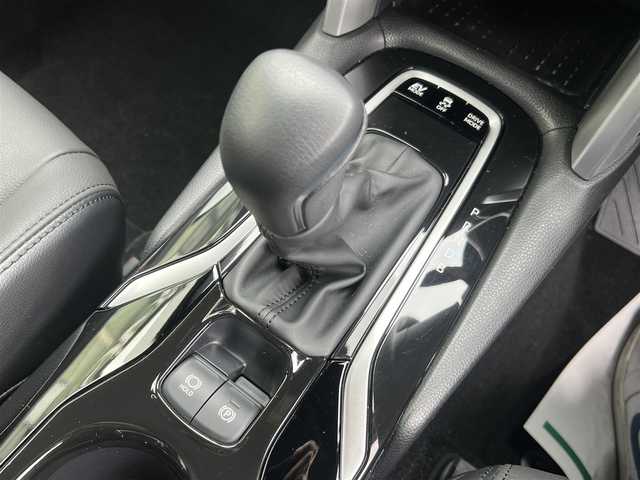 トヨタ カローラ クロス ハイブリッド Z 京都府 2023(令5)年 1.3万km アティチュードブラックマイカ  ワンオーナー/モデリスタスポイラー/パノラマルーフ/ セーフティセンス/トヨタチームメイト(アドバンストパーク)/・　パーキングサポートブレーキ/・　ブラインドスポットモニター/・　安心降車アシスト/・　パノラミックビューモニター/ディスプレイオーディオプラス/・　車載ナビ/・　フルセグTV/・　10.5インチディスプレイオーディオ/・　ドライブレコーダー録画機能/・　ETC2.0/・　FM多重VICS/  寒冷地仕様/・　LEDリアフォグランプ/・　ステアリングヒーター/・　デアイサー/・　PTCヒーター/・　リアヒーターダクト/ ルーフレール/ ハンズフリーパワーバックドア/ ハーフレザーシート/ 前席シートヒーター/ スマートキー/ プッシュスタート/ LEDシーケンシャルランプ　LEDフォグライト/ 保証書　取説　スマートキースペアあり