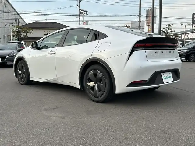 トヨタ プリウス U 岡山県 2024(令6)年 0.3万km プラチナホワイトパールマイカ コネクティッドナビ対応ディスプレイオーディオ/フルセグTV/USB/Bluetooth/バックカメラ/トヨタセーフティセンス/レーダークルーズコントロール/レーンキープアシスト/プリクラッシュセーフティ/ハイビームアシスト/セーフティセンス付帯オプション/ブラインドスポットモニター/パーキングサポートブレーキ/レーンチェンジアシスト/充電用USB端子/ETC2.0/ドライブレコーダー/禁煙車