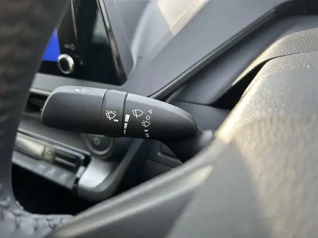 トヨタ プリウス U 岡山県 2024(令6)年 0.3万km プラチナホワイトパールマイカ コネクティッドナビ対応ディスプレイオーディオ/フルセグTV/USB/Bluetooth/バックカメラ/トヨタセーフティセンス/レーダークルーズコントロール/レーンキープアシスト/プリクラッシュセーフティ/ハイビームアシスト/セーフティセンス付帯オプション/ブラインドスポットモニター/パーキングサポートブレーキ/レーンチェンジアシスト/充電用USB端子/ETC2.0/ドライブレコーダー/禁煙車