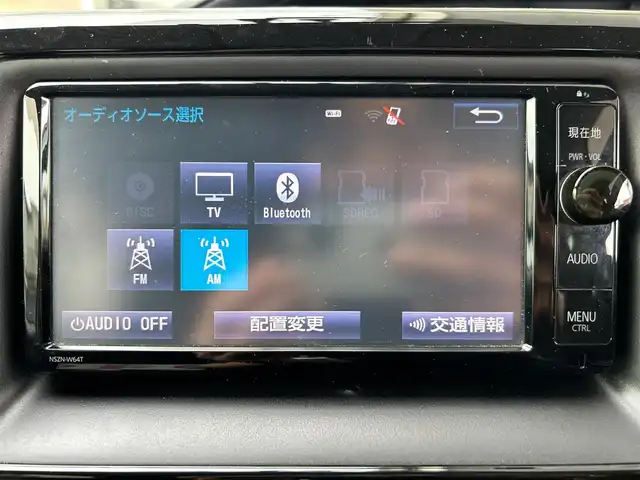 トヨタ ノア ハイブリッド X 岐阜県 2015(平27)年 14万km ホワイトパールクリスタルシャイン (株)IDOMが運営する【じしゃロン多治見店】の自社ローン専用車両になります。こちらは現金またはオートローンご利用時の価格です。自社ローンご希望の方は別途その旨お申付け下さい。/ディーラーオプションナビ/　（Bluetooth/DVD/フルセグ）/左側パワースライドドア/バックカメラ/オートライト/ETC/前後ドライブレコーダー/ステアリングリモコン