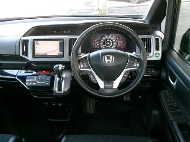 ホンダ ステップワゴン スパーダ Z クールスピリット 群馬県 2012(平24)年 13.8万km プレミアムスパークルブラックパール ワンオーナー/HDDナビ/フルセグテレビ/バックカメラ/フリップダウンモニター/両側パワースライドドア/クルーズコントロール/TVキャンセラー