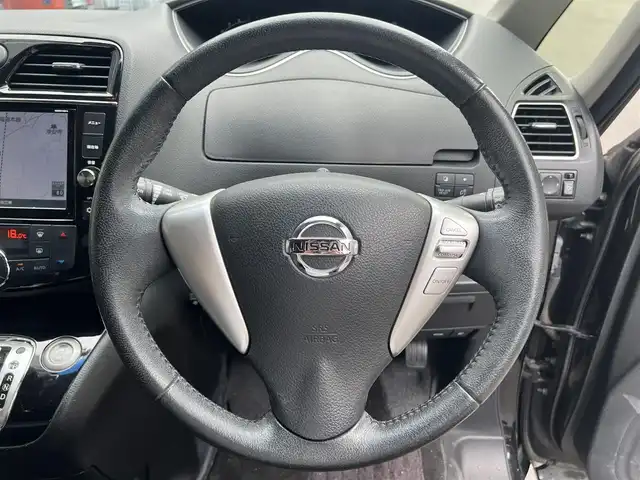 日産 セレナ ハイウェイスター Sハイブリッド 滋賀県 2015(平27)年 6.3万km ダイヤモンドブラック 純正8インチナビ/【Bluetooth/CD/DVD/ワンセグTV】/フリップダウンモニター/バックカメラ/ETC/前後ドラレコ/両側パワースライドドア/LEDヘッドランプ/ステアリングスイッチ/エマージェンシーブレーキ/クルーズコントロール/車線逸脱警報/スマートキー