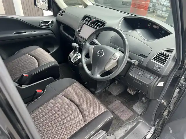 日産 セレナ ハイウェイスター Sハイブリッド 滋賀県 2015(平27)年 6.3万km ダイヤモンドブラック 純正8インチナビ/【Bluetooth/CD/DVD/ワンセグTV】/フリップダウンモニター/バックカメラ/ETC/前後ドラレコ/両側パワースライドドア/LEDヘッドランプ/ステアリングスイッチ/エマージェンシーブレーキ/クルーズコントロール/車線逸脱警報/スマートキー
