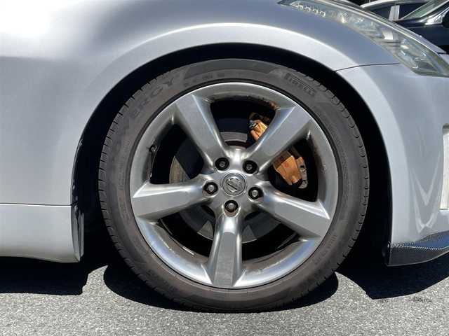 日産 フェアレディ Ｚ バージョンS 静岡県 2008(平20)年 14.9万km ブリリアントシルバー ６ＭＴ車　/ＴＥＩＮ車高調　/ブレンボキャリパー　/ＭＯＭＯステアリング　　/レカロシート　　/フロントエアダムフィニッシャー　/リアスポイラー　/純正１８インチＡＷ　/社外ＣＤオーディオ　/ＥＴＣ　　/リモコンキー /スペアキー/保証書/取説