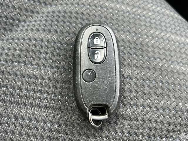 スズキ スペーシア X 沖縄県 2015(平27)年 8.7万km フィズブルーパールメタリック/ホワイト 禁煙車　/純正ナビ/（ＡＭ／ＦＭ／ＣＤ／ＤＶＤ／ＢＴ）　/フルセグＴＶ　/全方位モニター　/片側パワースライドドア　/社外ＥＴＣ　/ＬＥＤヘッドライト　/プッシュスタート　/スマートキー　/純正フロアマット　/純正ホイール/ベンチシート/オートエアコン/スペアキー