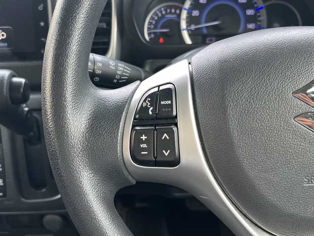 スズキ スペーシア X 沖縄県 2015(平27)年 8.7万km フィズブルーパールメタリック/ホワイト 禁煙車　/純正ナビ/（ＡＭ／ＦＭ／ＣＤ／ＤＶＤ／ＢＴ）　/フルセグＴＶ　/全方位モニター　/片側パワースライドドア　/社外ＥＴＣ　/ＬＥＤヘッドライト　/プッシュスタート　/スマートキー　/純正フロアマット　/純正ホイール/ベンチシート/オートエアコン/スペアキー