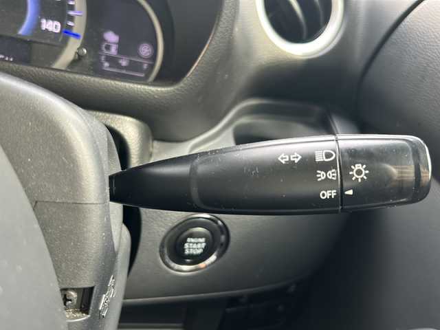 スズキ スペーシア X 沖縄県 2015(平27)年 8.7万km フィズブルーパールメタリック/ホワイト 禁煙車　/純正ナビ/（ＡＭ／ＦＭ／ＣＤ／ＤＶＤ／ＢＴ）　/フルセグＴＶ　/全方位モニター　/片側パワースライドドア　/社外ＥＴＣ　/ＬＥＤヘッドライト　/プッシュスタート　/スマートキー　/純正フロアマット　/純正ホイール/ベンチシート/オートエアコン/スペアキー